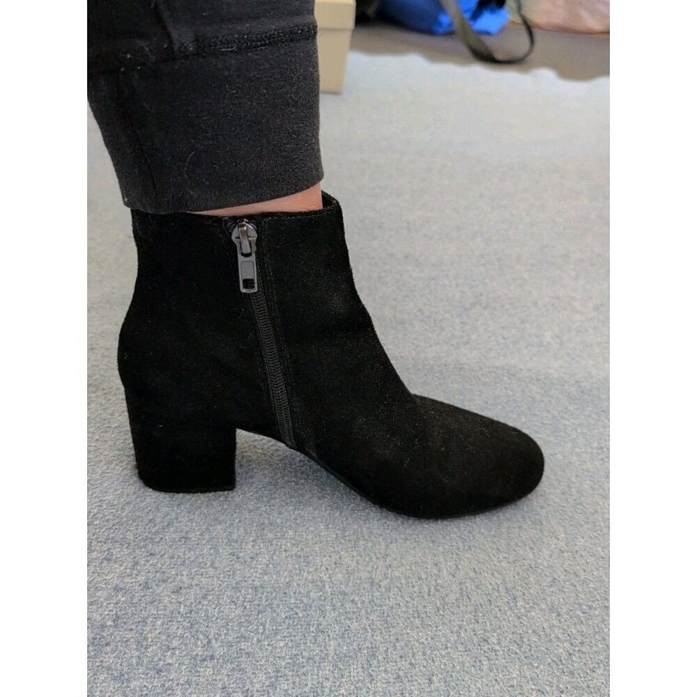 Steve Madden Women's Black Suede Holster Booties Sz 7.5B Zipper - Picture 6 of 6